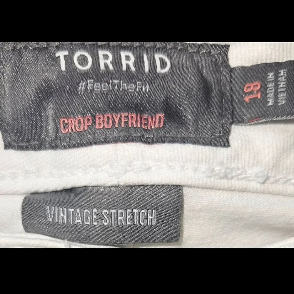TORRID PLUS Size White Distressed Cropped Vintage Boyfriend Jeans Size 18 NWOT